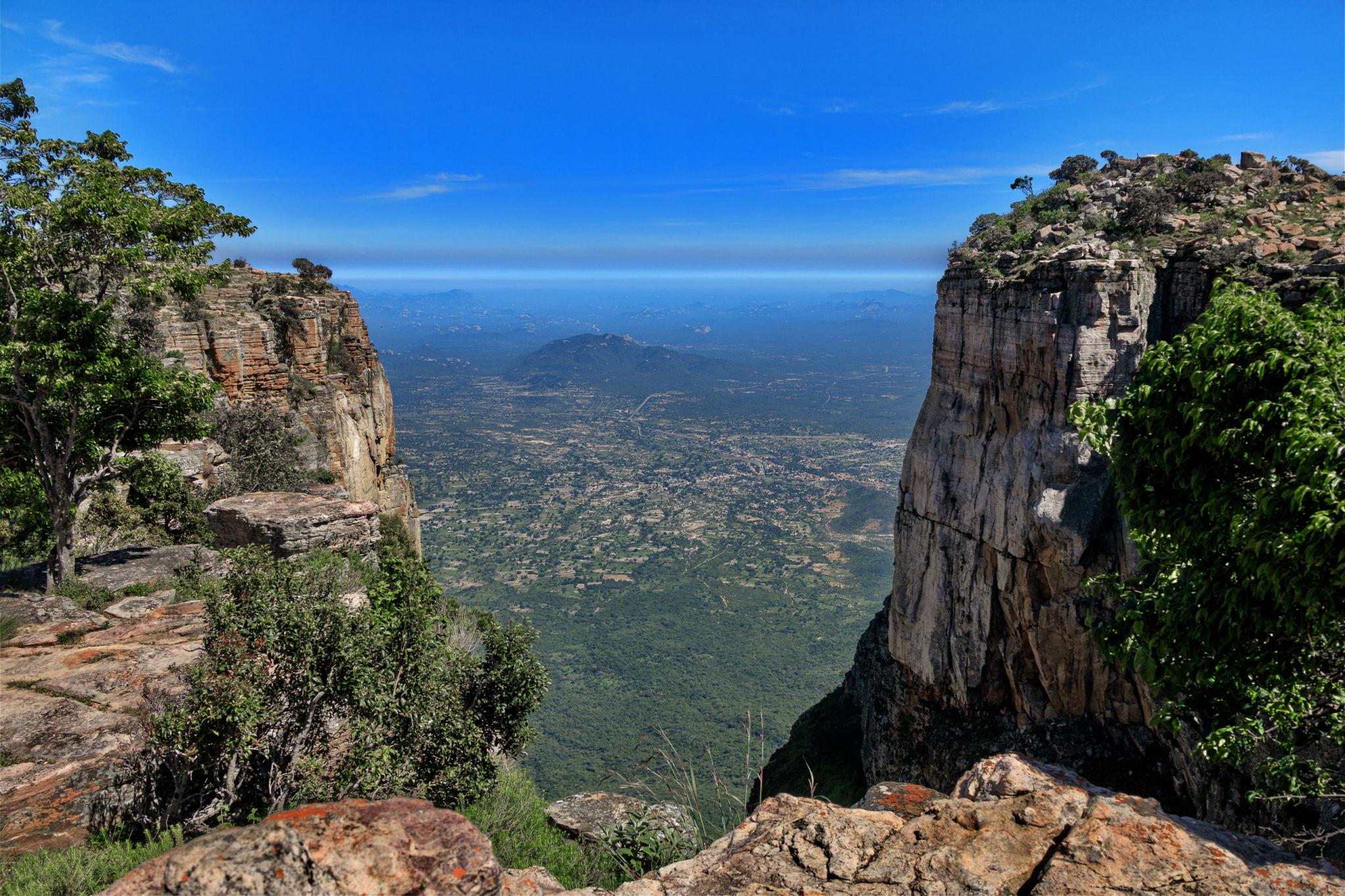 9 Days Angola Explorer